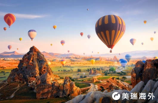 hot-air-balloons-flying-at-sunset-cappadocia-turkey-picture-id1164258121.jpg